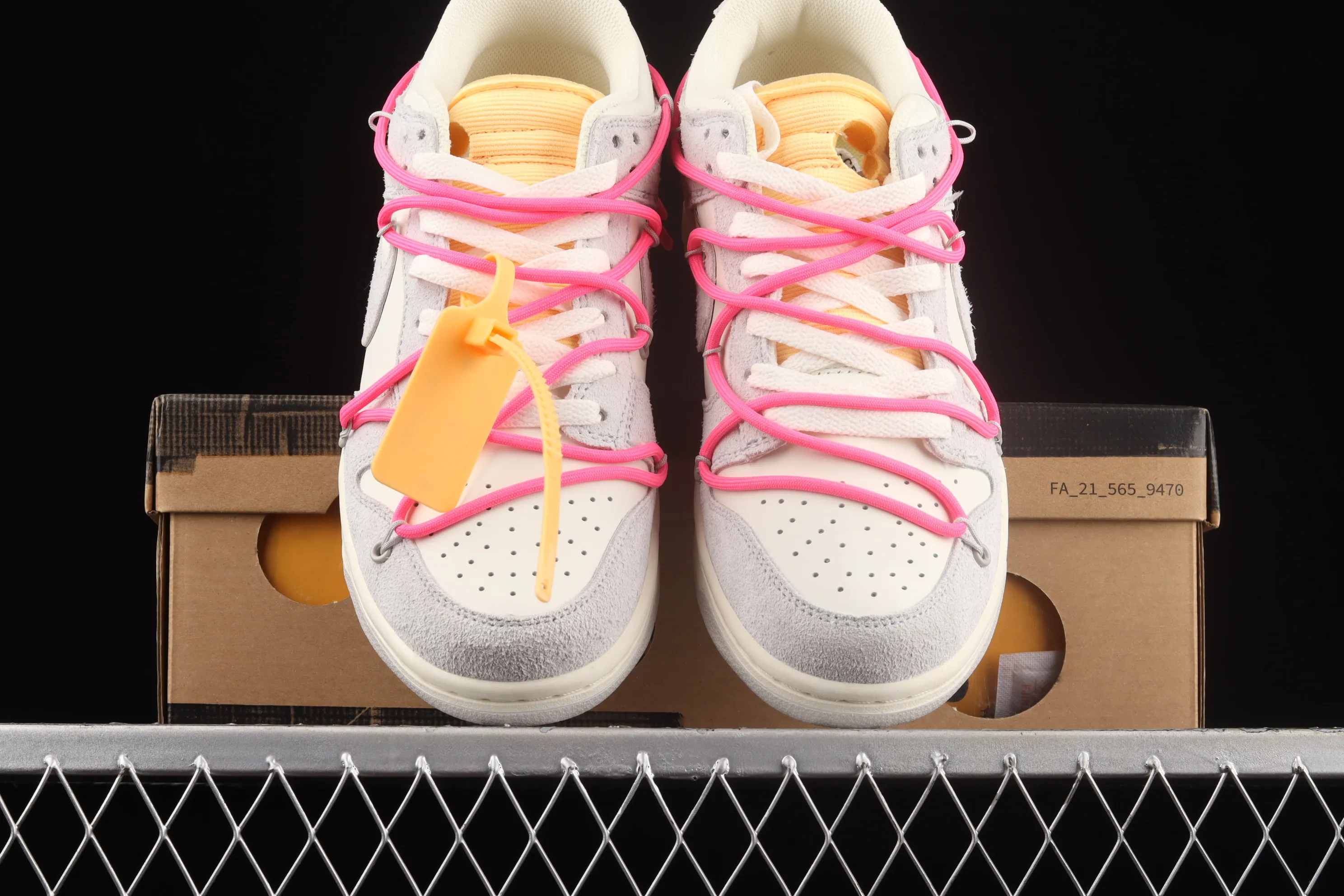 All Categories Nk SB Dunk Series Nk SB Dunk Low Low-top Sneakers Pure Original Version OF x Nk Dunk Low OW Suede SB Smash Backboard Fashion Casual Sneakers DJ0950-117